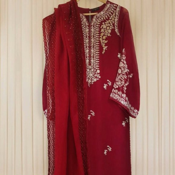 Agha Noor Original Two Piece Pure Chiffon Heavily Embroidered Shirt & Dupatta - Picture 1 of 6